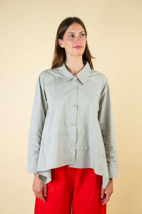 Asymmetrisches Hemd